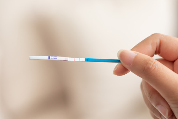 验孕棒t区有透明痕 第二条线浅到几乎看不见