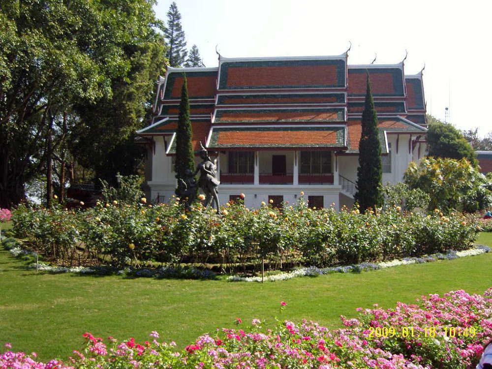 泰国皇室的避暑行宫-清迈蒲屏皇宫旅游景点照片风景图片