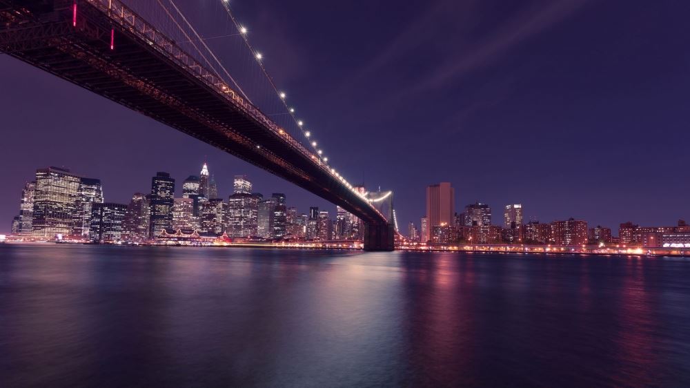 灯火辉煌的城市夜景|海边高楼大厦浪漫唯美的繁华风景图片