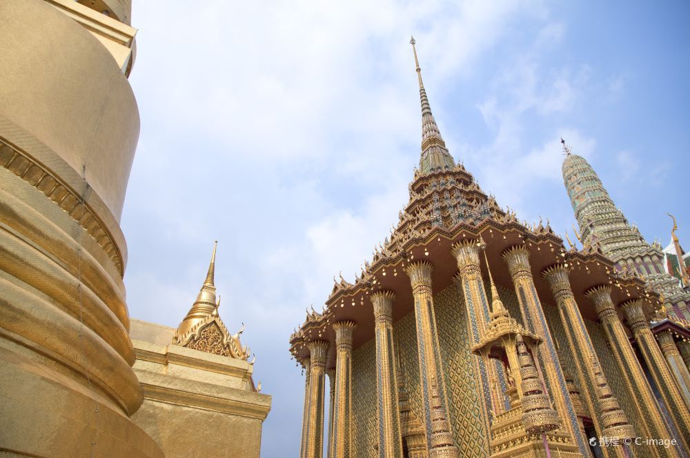 曼谷玉佛寺金碧辉煌高清风景图片