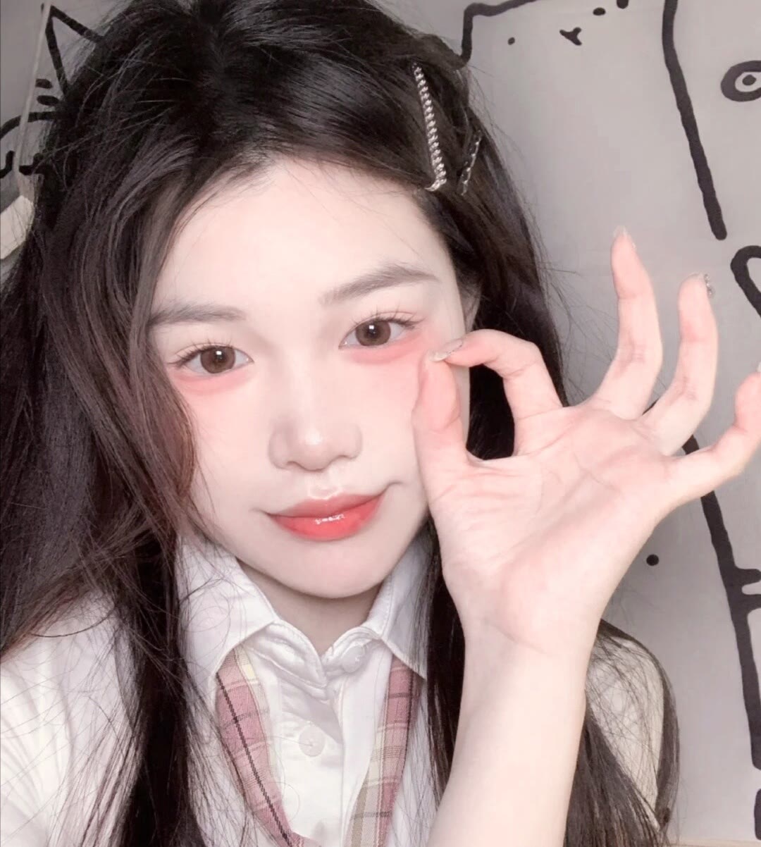 可爱气质的女生自拍一人一张头像