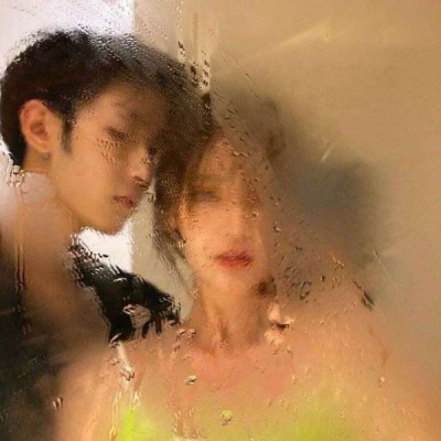 意境情头-镜子水雾里朦胧的情侣头像图片