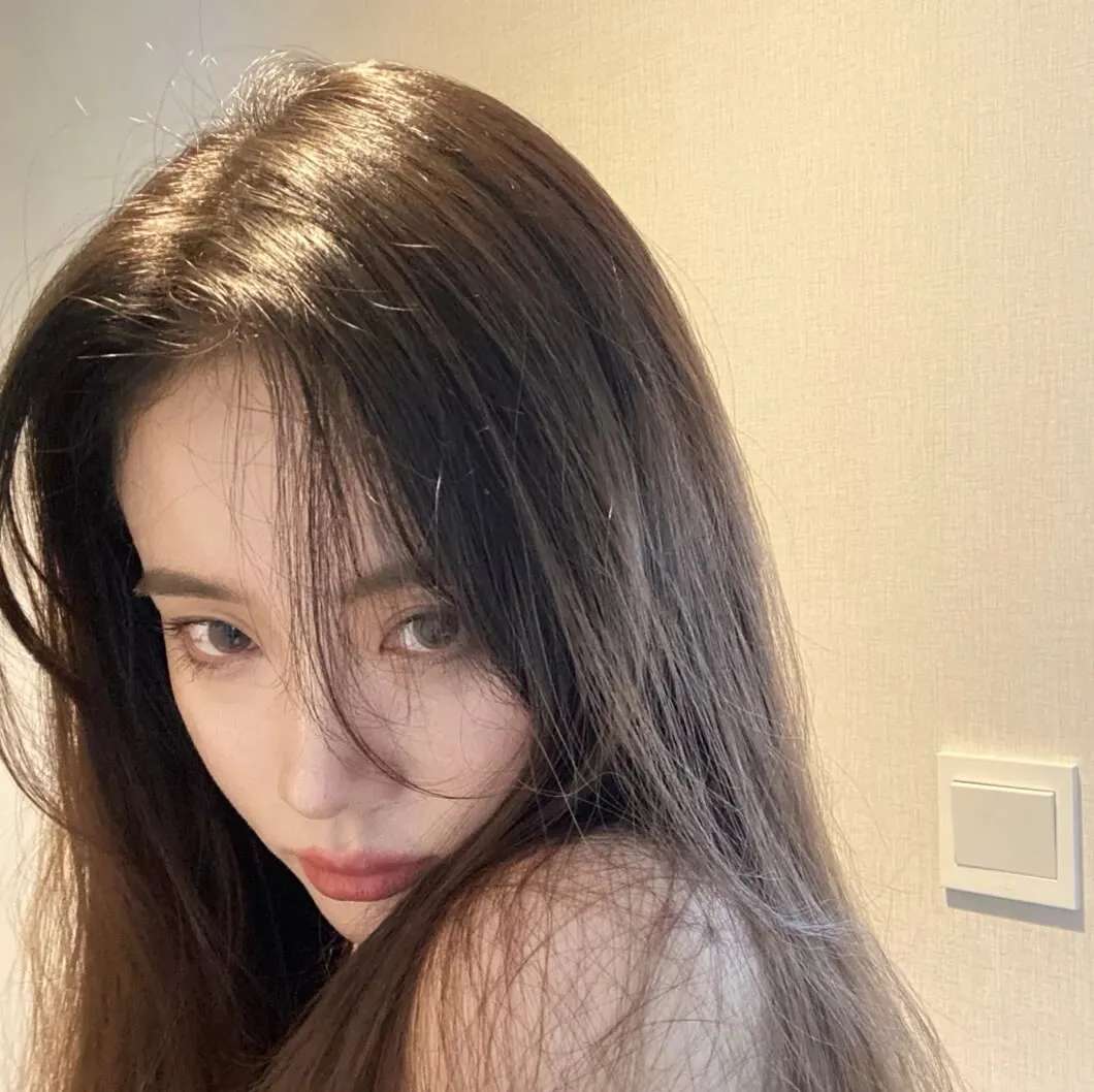 精选高级气质迷人的女生微信高清头像图片