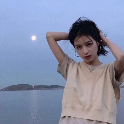 池瑶|蓝色系部位女头“大雾四起，我在无人处爱你。”头像图片