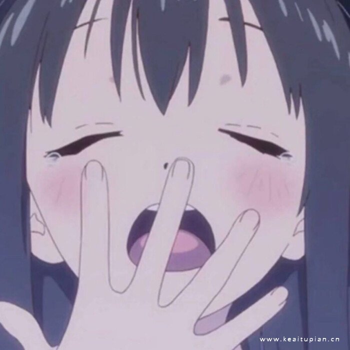 闭眼温柔的大眼睛动漫美女高质量动漫头像图片