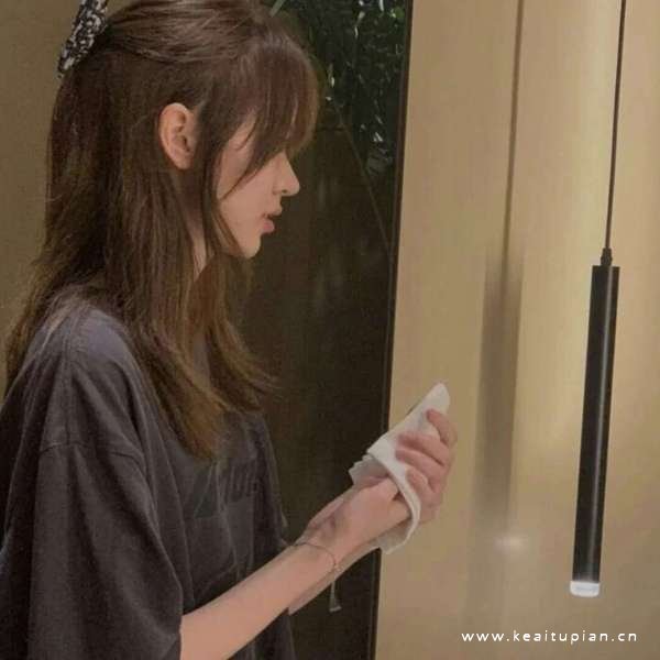 太黏人的小朋友会被丢掉·清纯女生头像