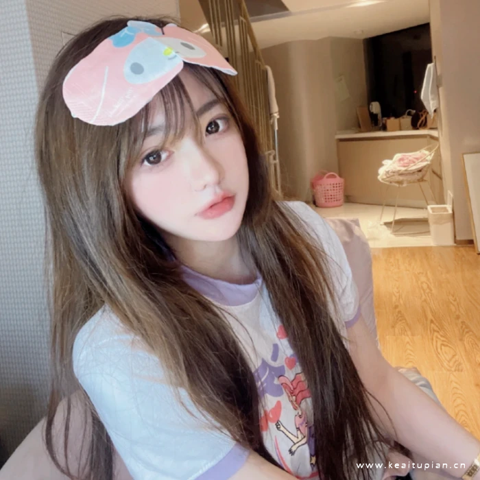 甜美美女日常生活怼脸自拍可爱头像图片