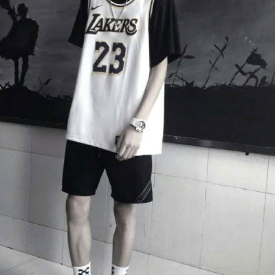 超清帅气阳光的球服男生个性头像图片