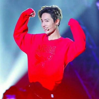 帅气男星肖战治愈的可爱笑容高清头像图片