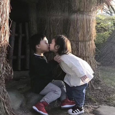 可爱的小孩子高清一对两张情侣头像