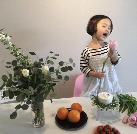 好看呆萌的小女孩头像丨纵使满目疮痍也要笑的美丽至极