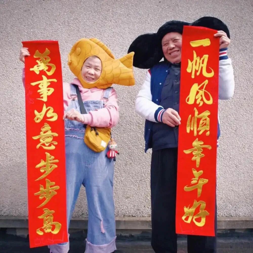 就给你看三天的个性朋友圈背景图片带字