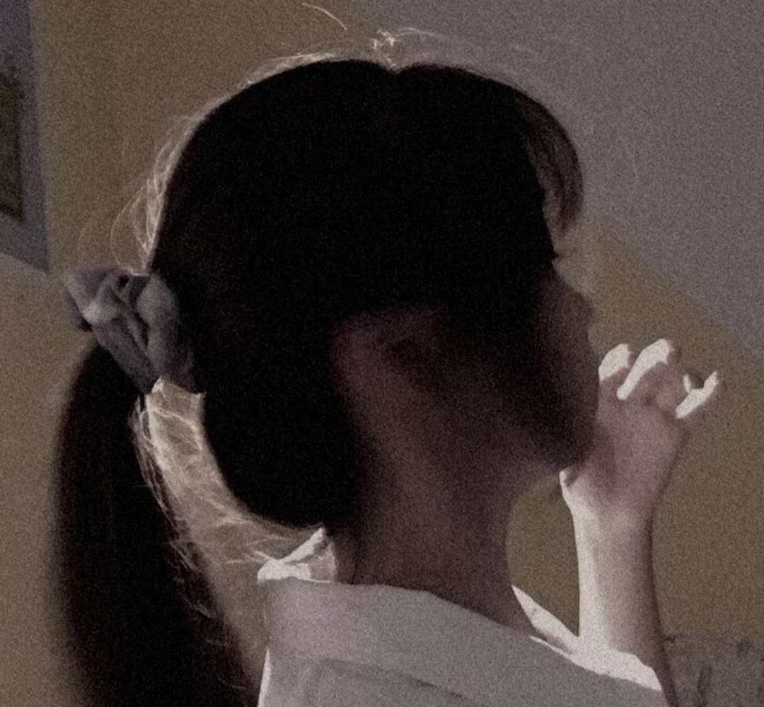 月亮不亮了 星星也掉了女头头像图片