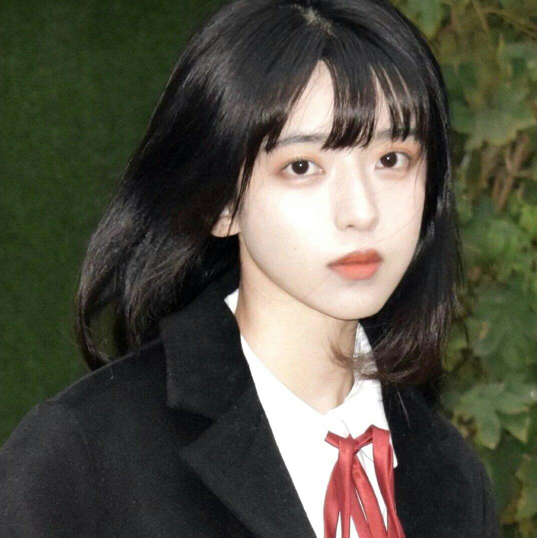 气质清纯干净的可爱女生真人头像图片