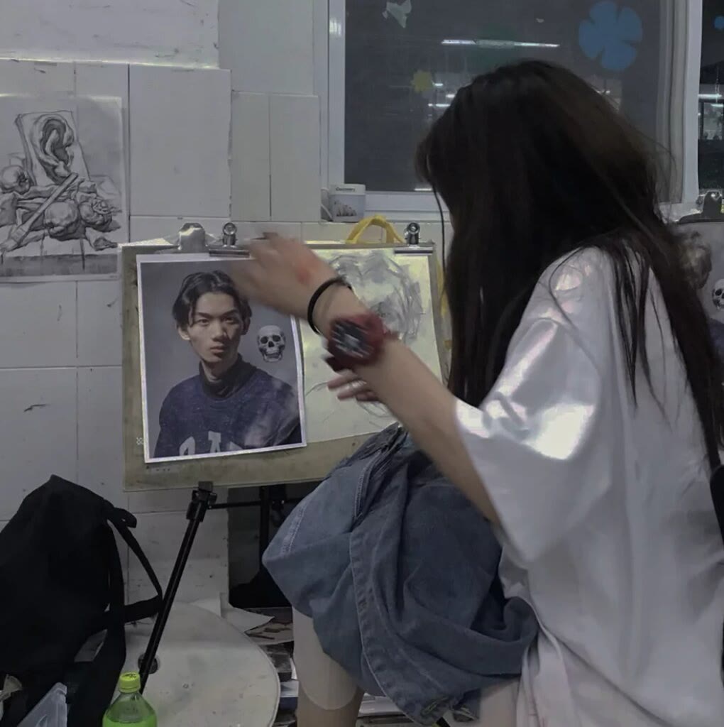 每个人都在盯着我，我恨死了，于是，我恶狠狠的，在身上缝满了镜子头像图片