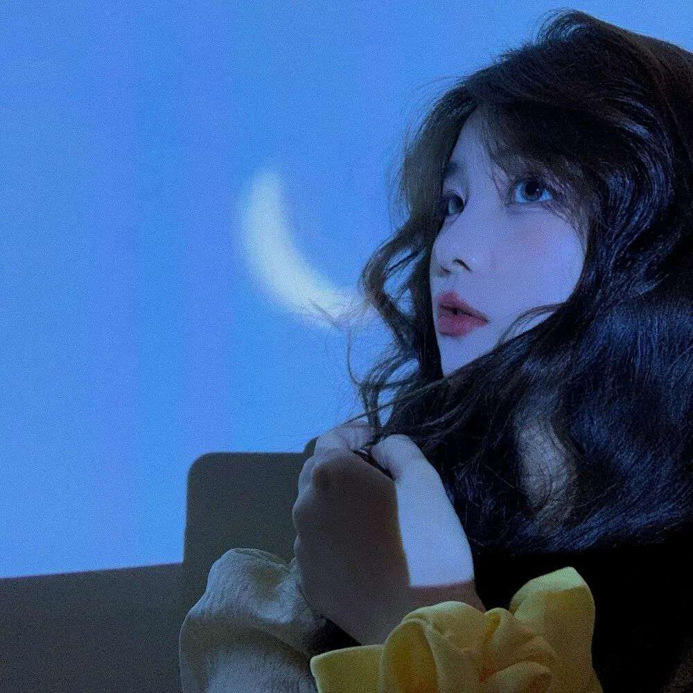 精致好看的时尚高冷女生精选头像图片