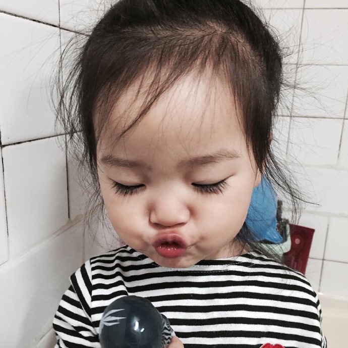 权律二呆萌表情微信热门头像