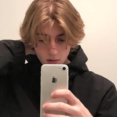 清秀帅气的欧美男生真人精选头像图片