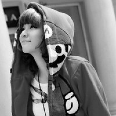 个性唯美黑白女生高冷头像图片 霸气的女生时尚头像