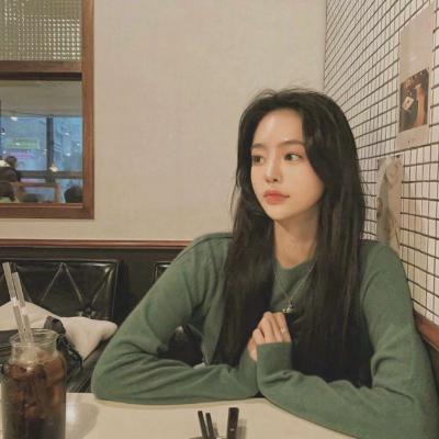 别具一格的港风美女好看头像图片