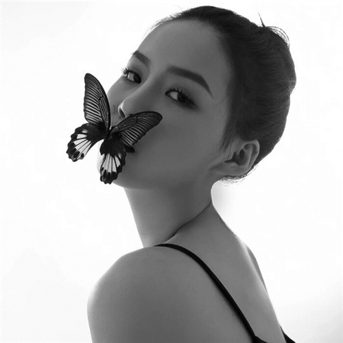 黑白有意境的个性文艺美女头像图片