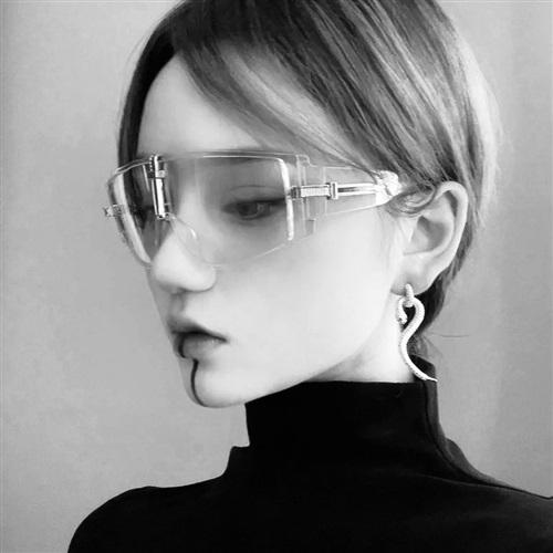 高级的黑白女生个性霸气高清头像 生而热枕终也欢洽