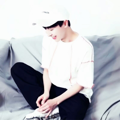 阳光帅气的男生微信头像大全  生而为人 喜善并存