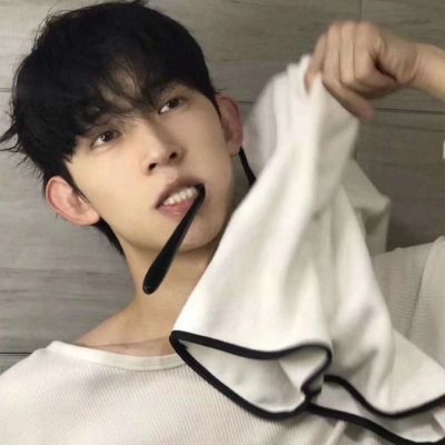 有点坏坏痞气的帅哥个性真人头像