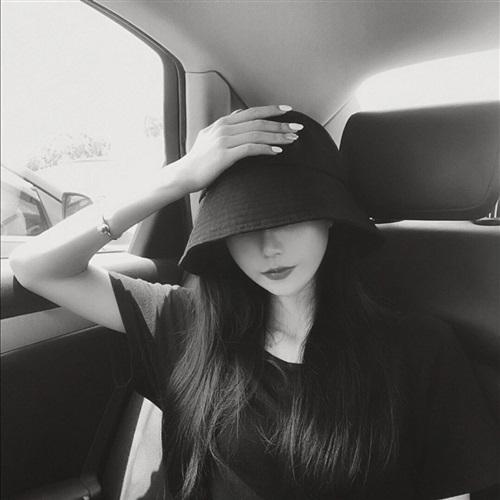 你有你的国，而我是我的王 霸气高冷风美女黑白优质头像