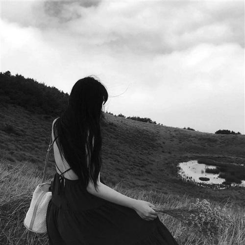 高级个性气质女生黑白微信高清头像图片