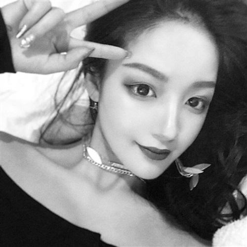 高级气质女生黑白个性qq高清图片