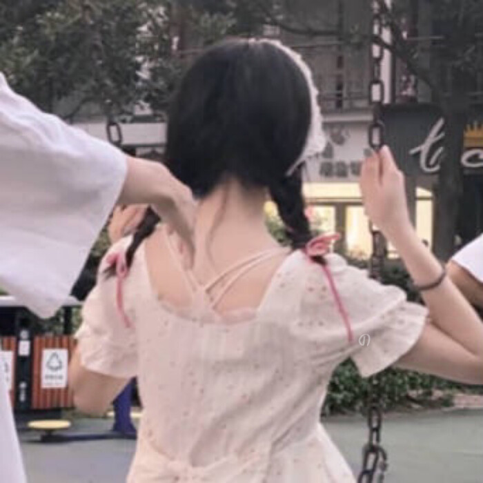 宋知意   ins唯美真人情头一对两张头像图片