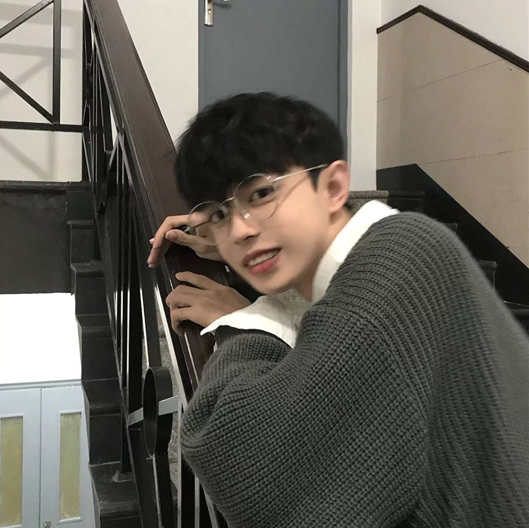 帅气男生阳光清新的微信头像图片