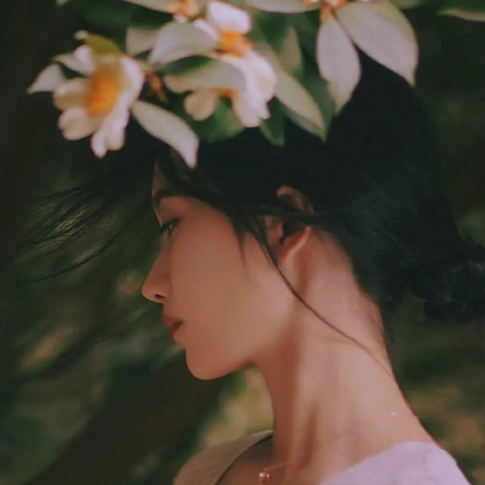 森系女生高级清新气质微信高清头像图片