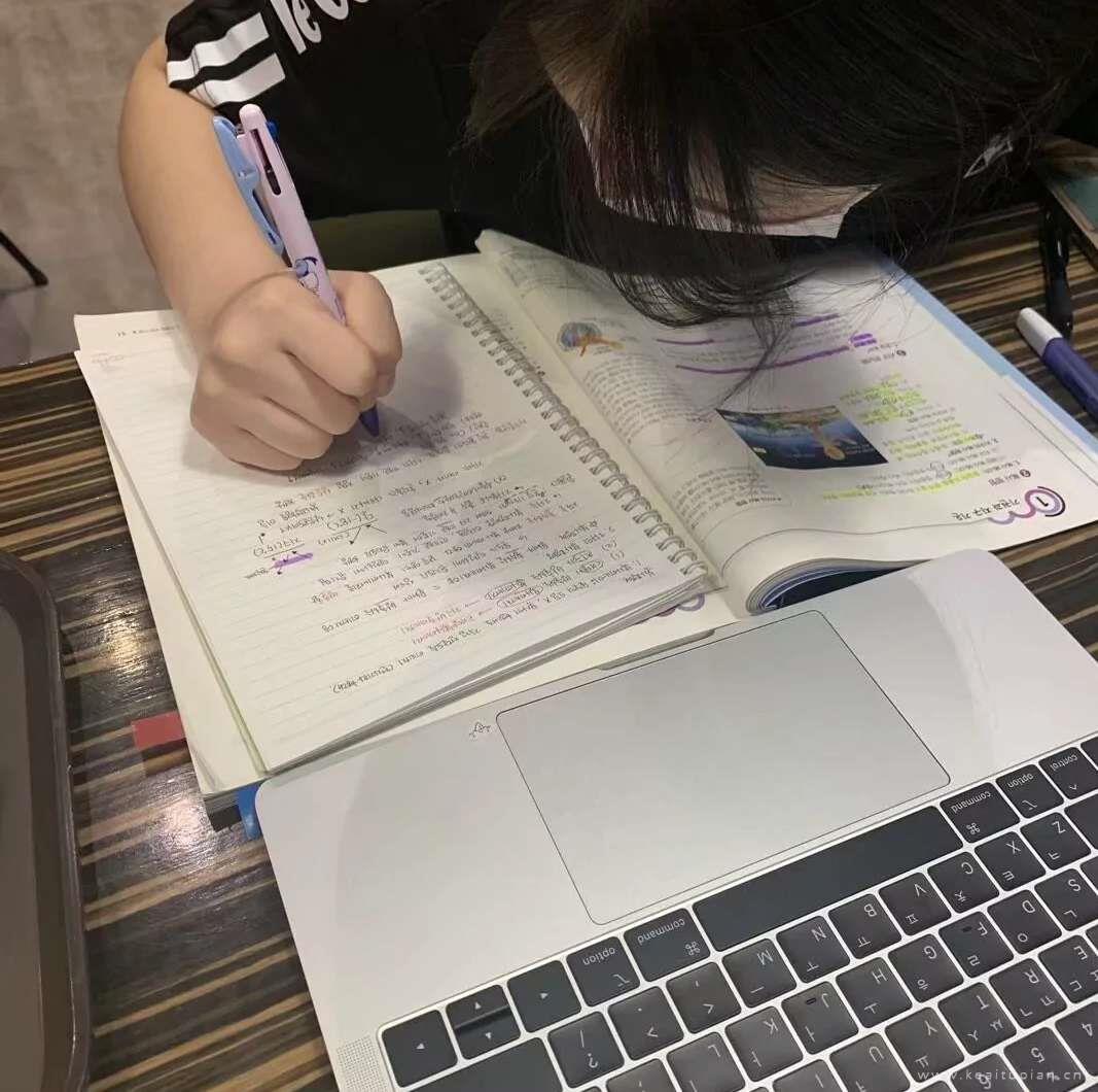 干净女头/身边碎碎念念的人也要成为岁岁年年的人.头像图片