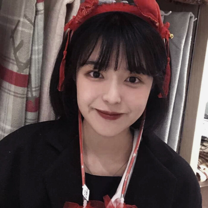 宋知意/微信魅力真人气质简单女生头像图片