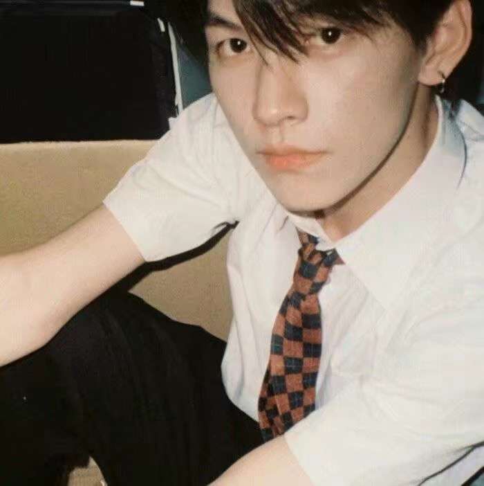 个性十足的帅气男生真人头像图片