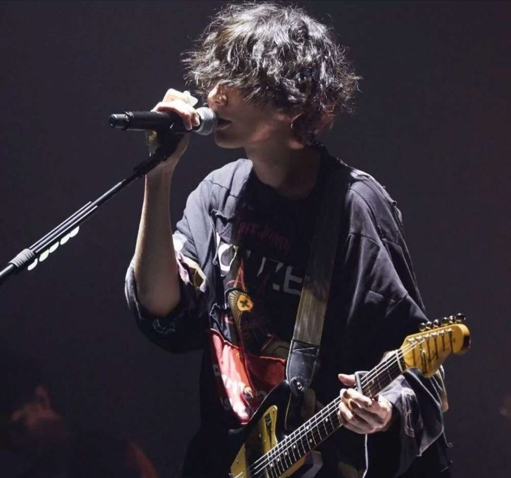 喜欢艺术的男生文艺帅气有魅力头像图片