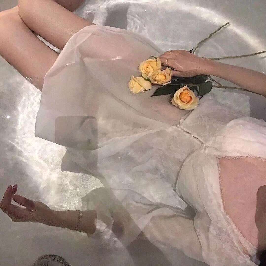 甜美迷人的女生气质部位高级头像图片