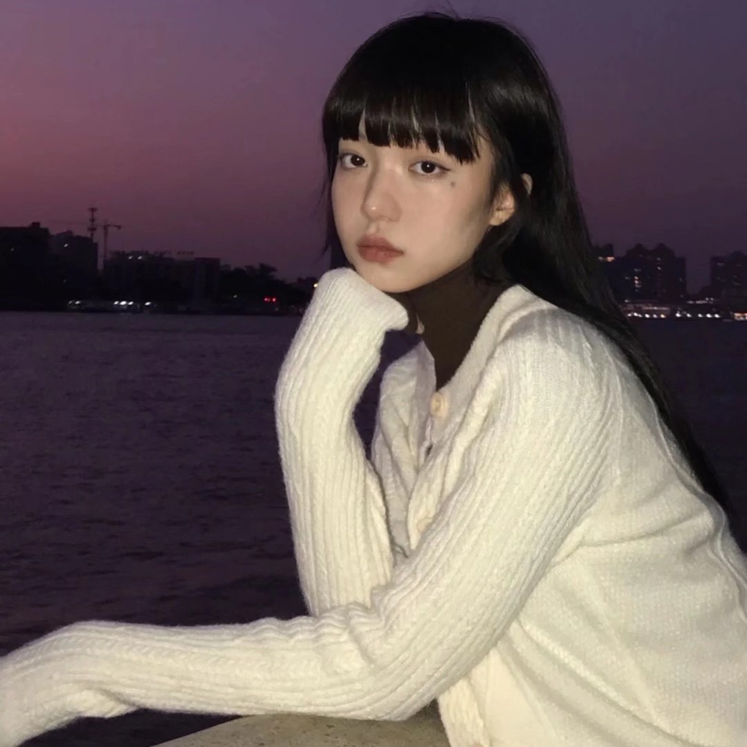 高冷女王范的漂亮小姐姐精选真人女生头像图片