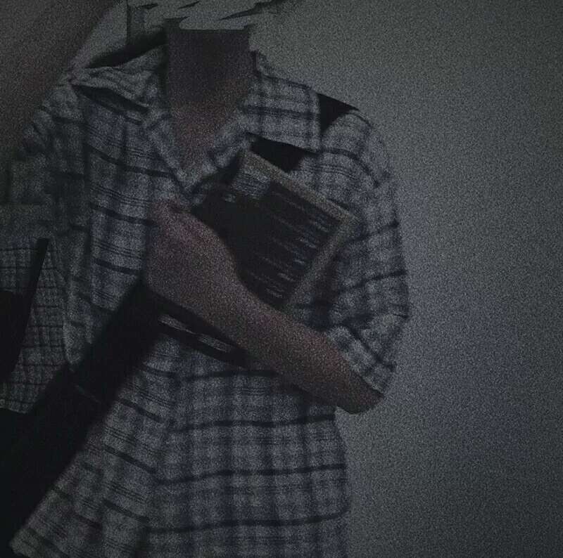 灰暗色调经典女生自拍头像大全图片