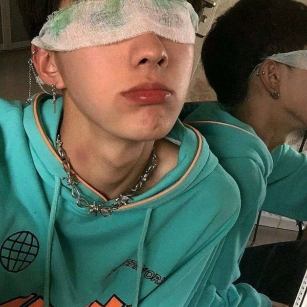 男生气质个性高冷伤感唯美微信头像图片