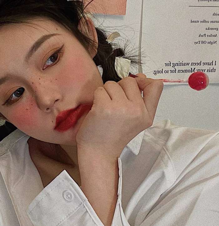 我会在腥臭的腐朽中熠熠生辉头像图片