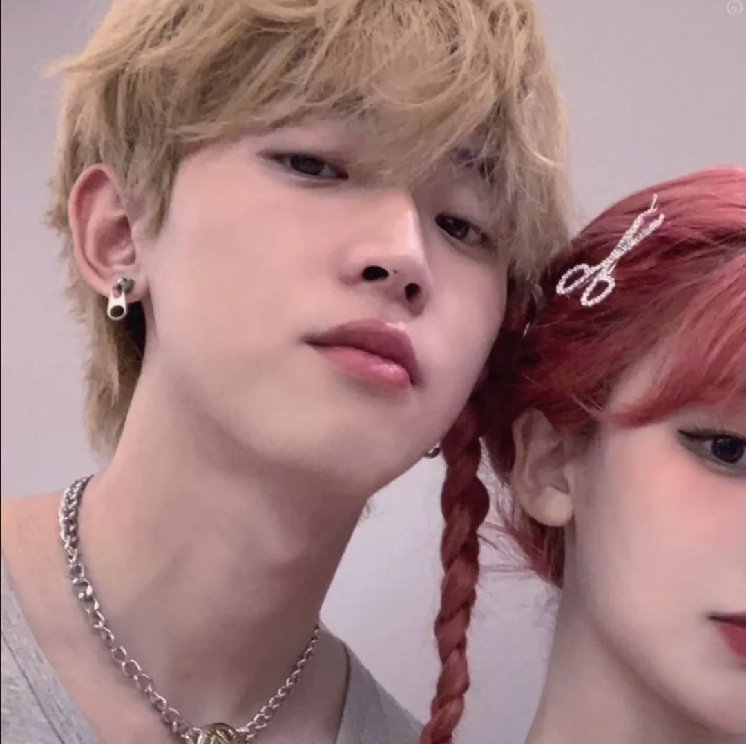 真人情侣甜蜜温暖男女单人头像图片