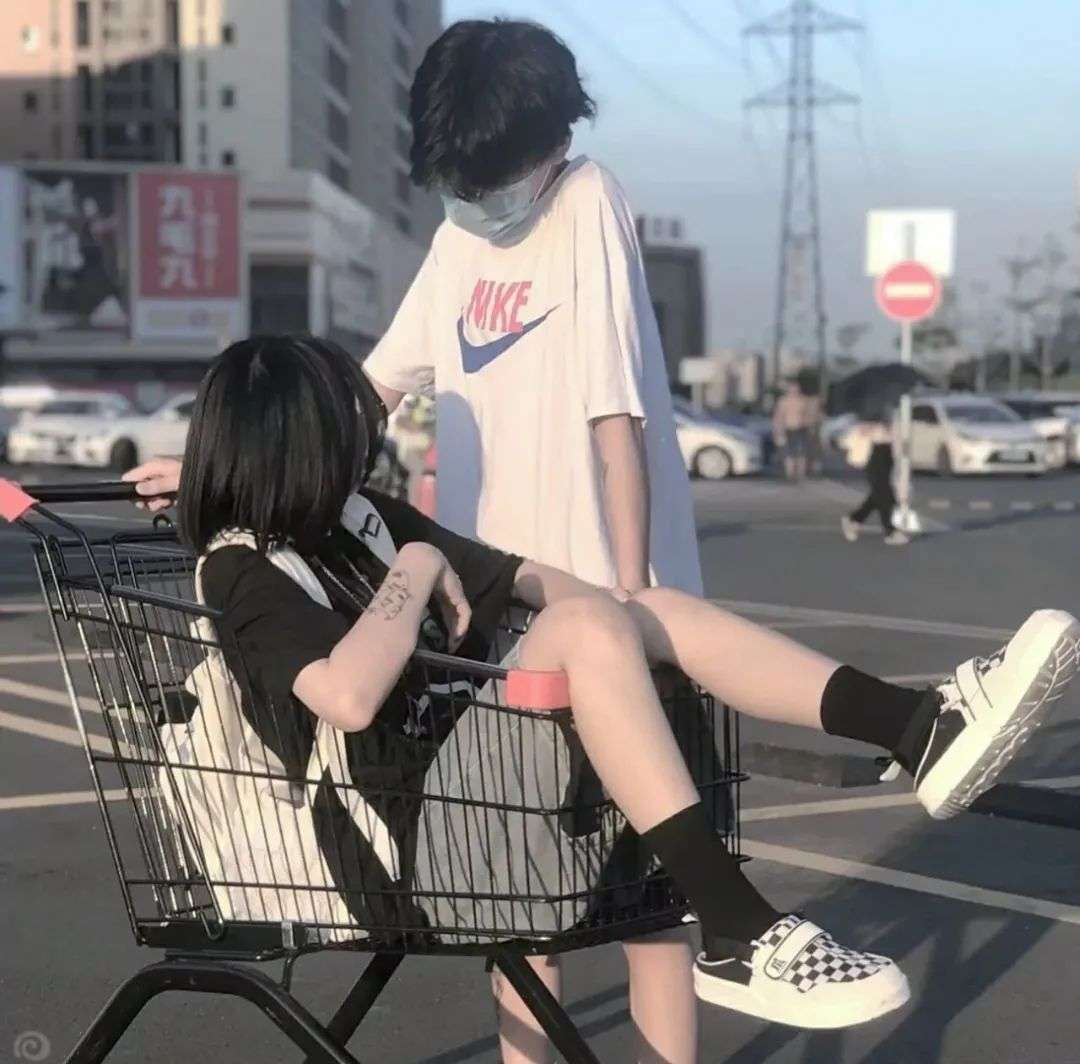 深夜的习惯，除了熬夜还有想你。头像图片