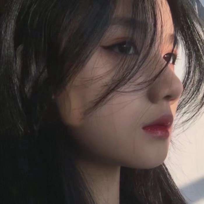 精致女生气质唯美高清微信头像图片