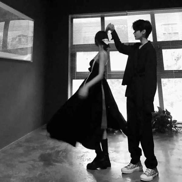 你是我的例外和偏爱·男女情侣超配头像图片