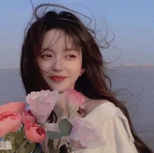 头像女生简单气质森系 头像女生简单气质森系动漫二次元