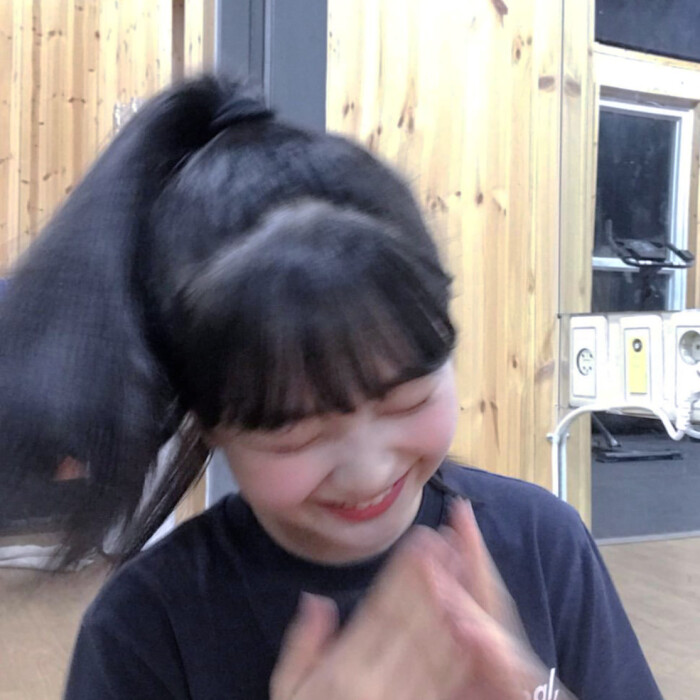 祁宋  ins风时尚魅力女生头像图片