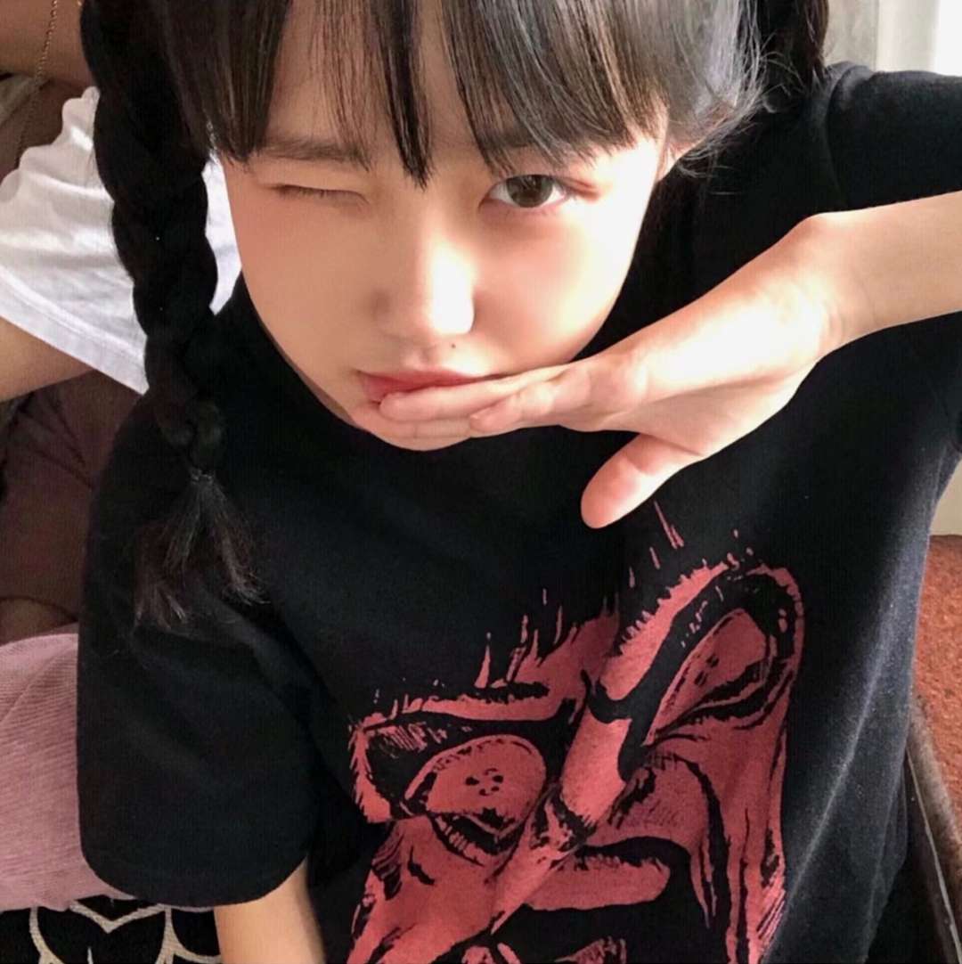 青春无畏的好看女生个性头像图片